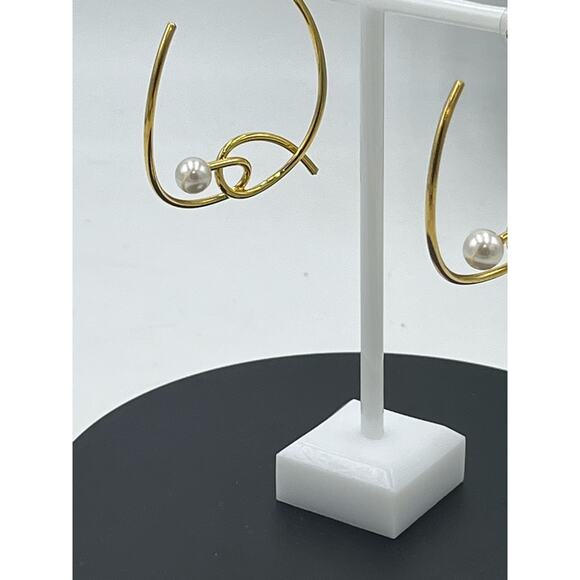 Amber Sceats Designer Gold Plated White Pearl Swirl Loopy Hoop Pierced Earrings - Picture 3 of 6